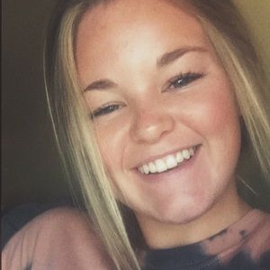 Meet your Posher, Olivia